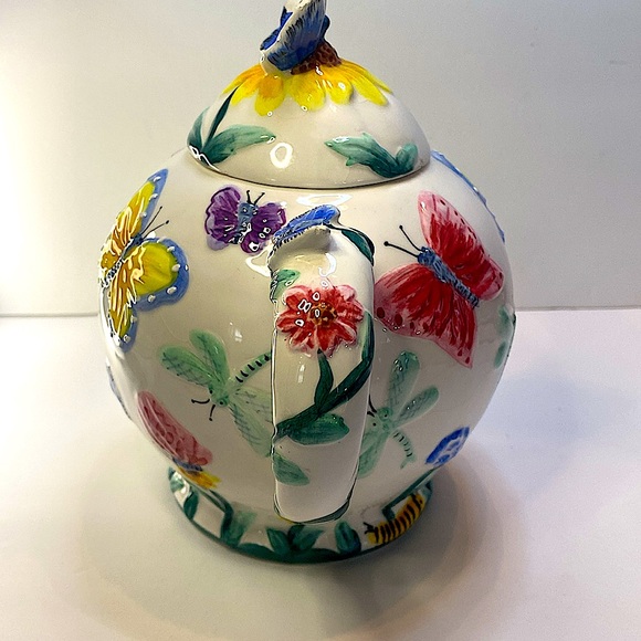 PREOWNED FLORAL PORCELAIN 3D HAND PAINTED FLOWER TEAPOT SMALL IMPERFECTIONS - Picture 8 of 12